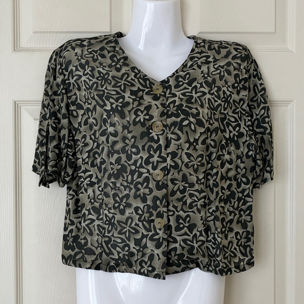 NWOT Vintage Wooden Ships Dark Green Floral Print Short Sleeve Cropped Rayon